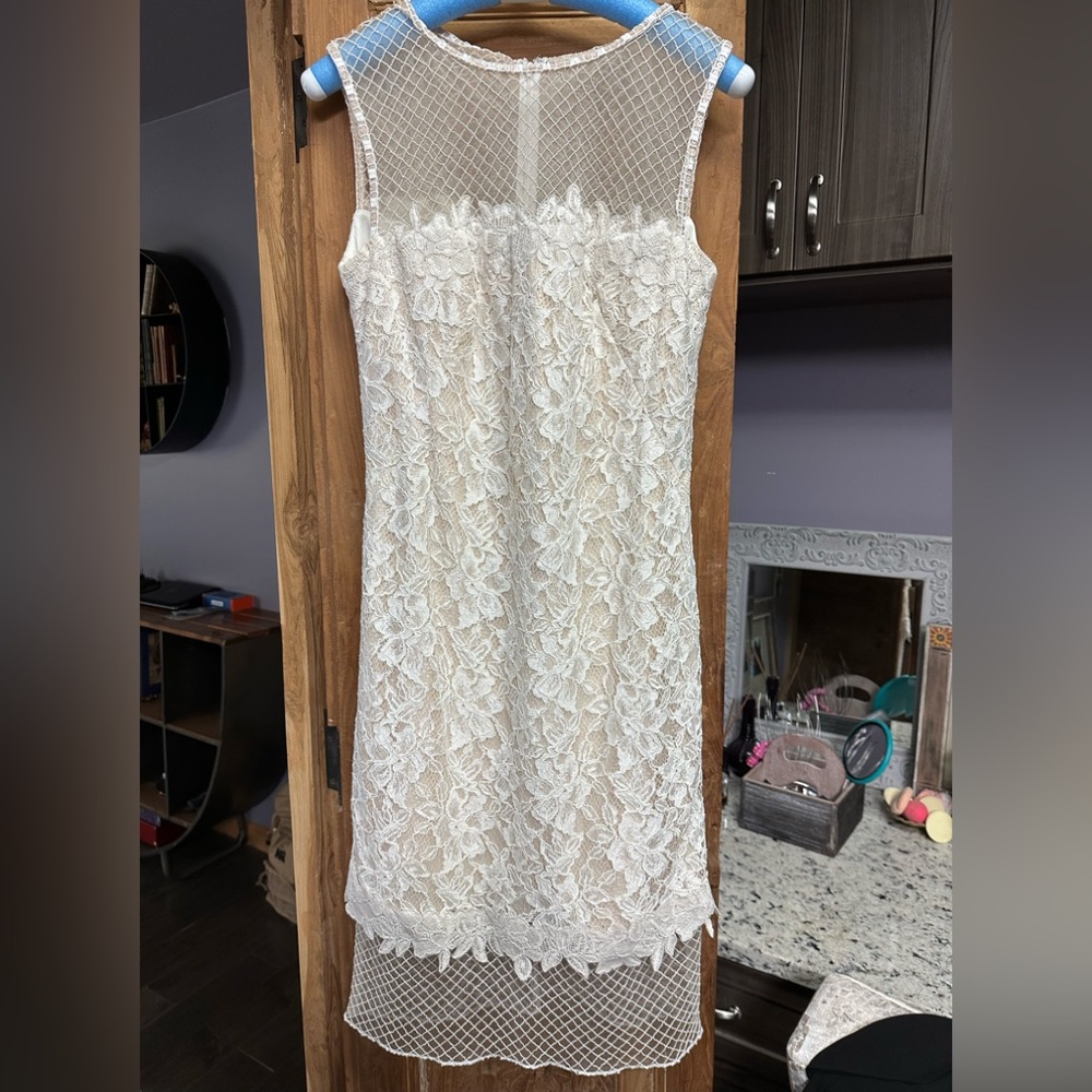 Tadashi Shoji 8 sleeveless cocktail wedding party shift dress lined lace cream